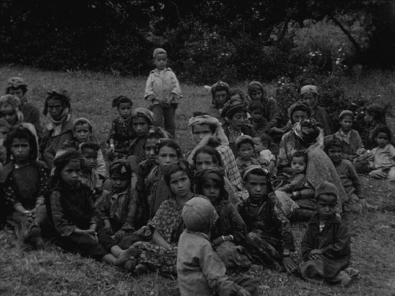 4 SOIREE VIDEODROME 2 La Distribution du pain, Cécile Decugis, 2011